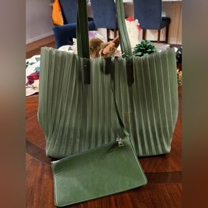 Steve Madden Accordian Tote with Pouch